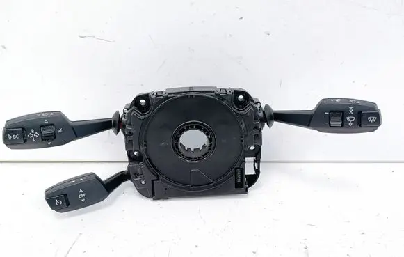 Wiper turn signal indicator stalk/switch