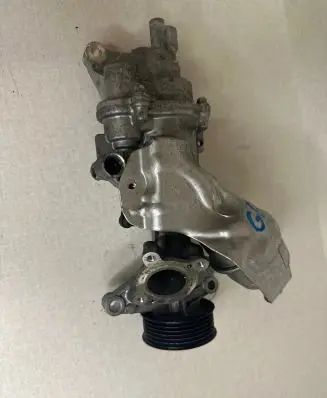 Mercedes-Benz C W205 Coolant pipe/hose A2742000301 151112