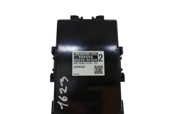 Toyota Verso Engine control unit/module ECU 896900F020 MB1028500160