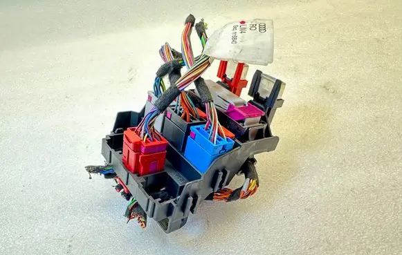 Audi A6 Allroad C7 Fuse module 8K0937545B LW4 8D0937083