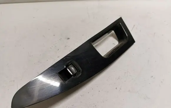 Ford Fusion II Electric window control switch DS7314A568B