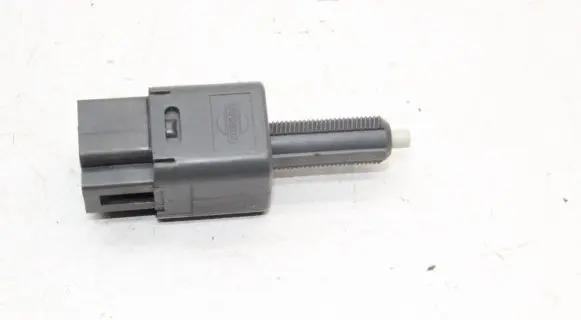 Nissan Leaf I (ZE0) Brake pedal sensor switch