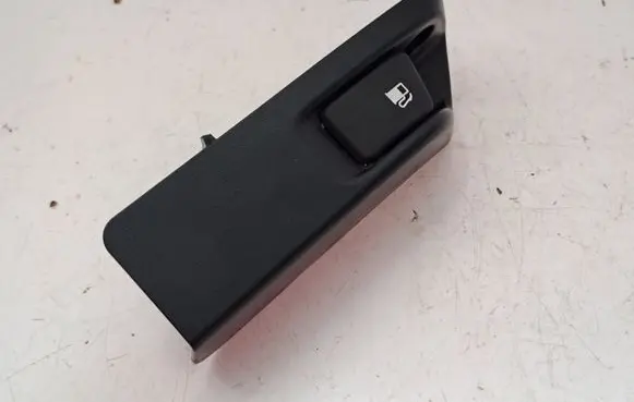 Toyota Verso Fuel tank opening switch 7730652040