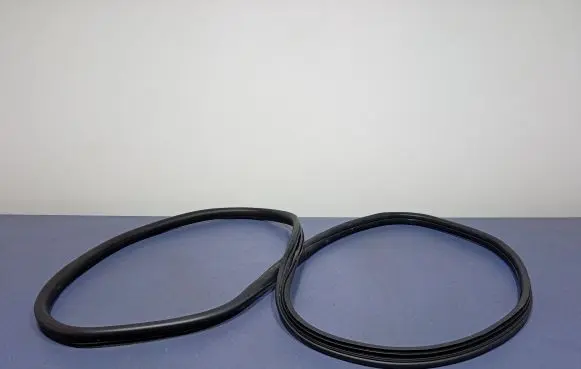 Peugeot Rifter Front door rubber seal 