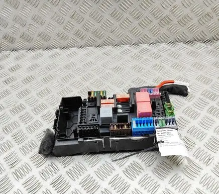 Mercedes-Benz E W213 Fuse module A2139068801 A2135400200