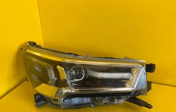 Toyota Hilux VIII Headlight/headlamp 81110-0KP41