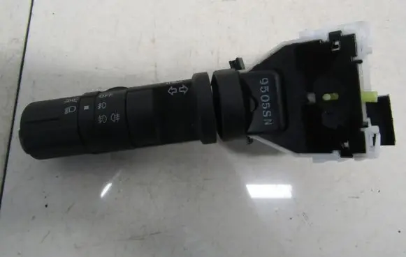 Nissan Qashqai Indicator stalk 9505SN