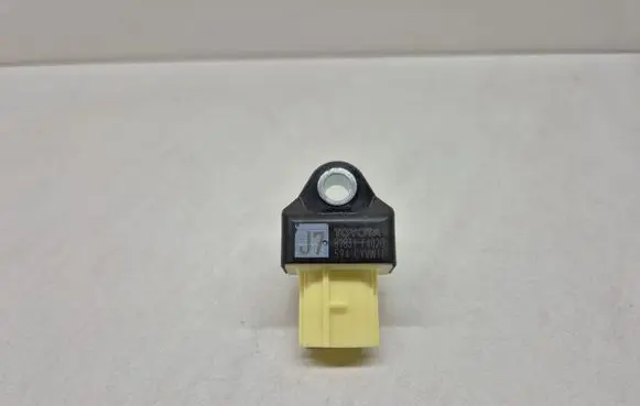 Toyota C-HR I Airbag deployment crash/impact sensor 89831F4020 594CYVW1E