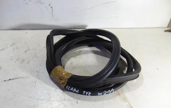 Mercedes-Benz E W211 Trunk rubber seal (body) 