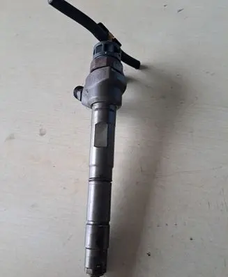 Volkswagen PASSAT B7 Fuel injector 03L130277J