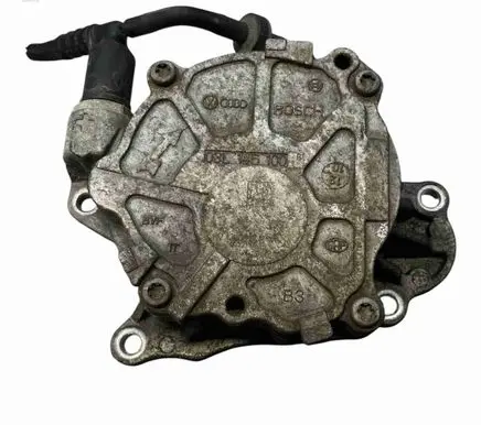 Volkswagen Golf VI Vacuum pump 03L145100