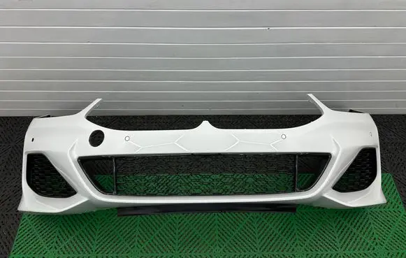 BMW 8 G14 Front bumper 8076177