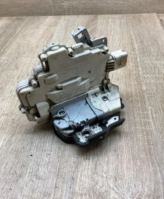 Audi A6 S6 C6 4F Front door lock 4F1837016