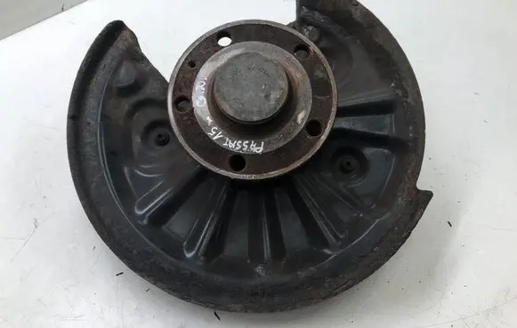 Volkswagen PASSAT B8 Rear wheel hub