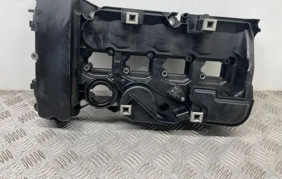 Mercedes-Benz C W204 Rocker cam cover A2710101130