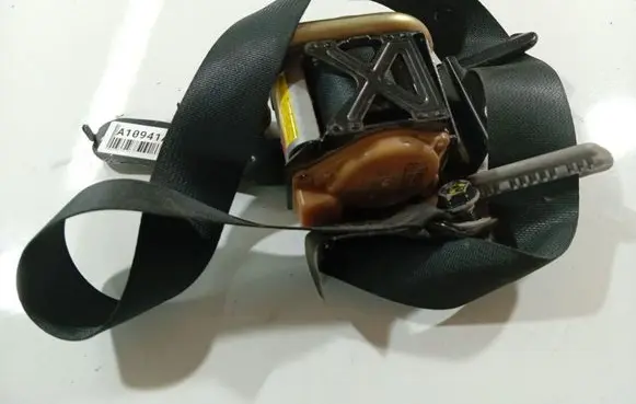 Nissan Almera Tino Front seatbelt 86884BU071