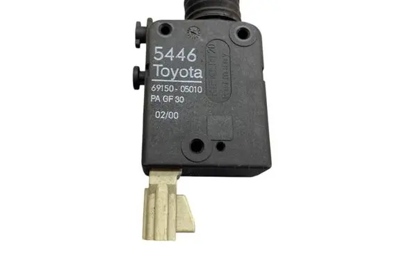 Toyota Avensis T220 Tailgate boot lock/latch motor 6915005010