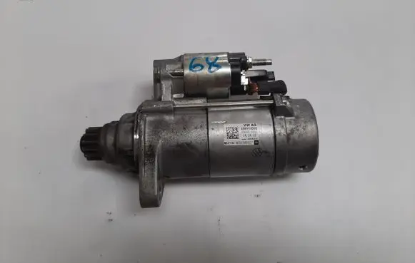 Volkswagen Golf VII Starter motor 02M911024B