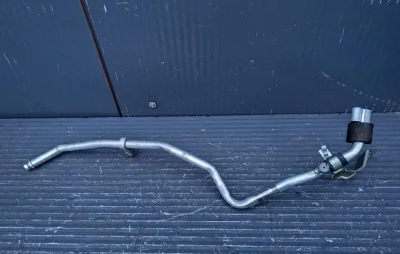 Nissan Qashqai J12 Air conditioning (A/C) pipe/hose 924506UM2A