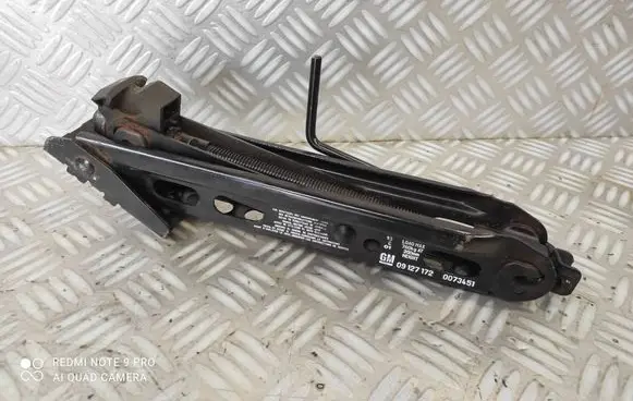 Opel Corsa D Lift Jack 09127172 0073451