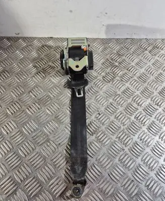 Volvo S60 Middle seatbelt (rear) 31462768