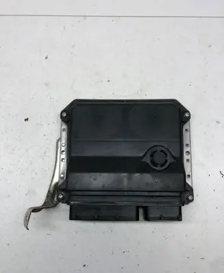 Toyota Avensis T270 Engine control unit/module 8966105K30 MB2759005051