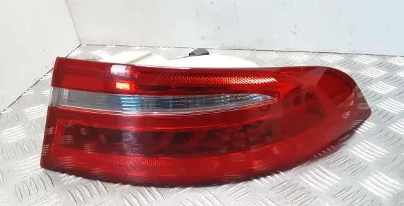 Jaguar XE Rear/tail lights