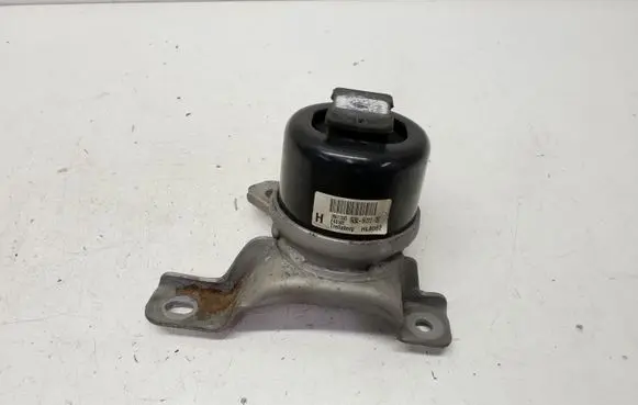 Volvo V70 Engine mount bracket 30671245 6G9N6F012DD