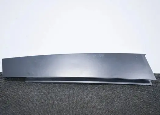 Opel Zafira C Front door glass trim molding 13260043