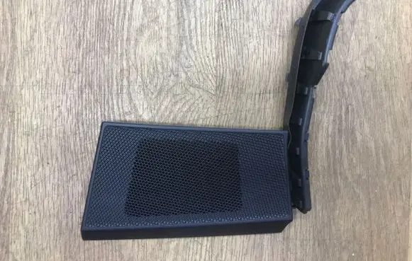 Side speaker trim/cover
