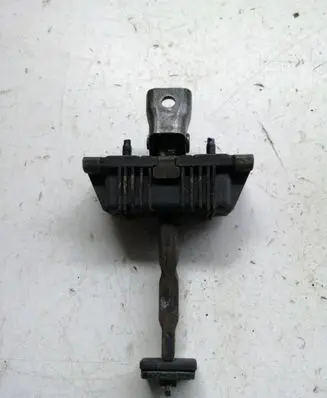 Toyota Avensis T250 Rear door check strap stopper