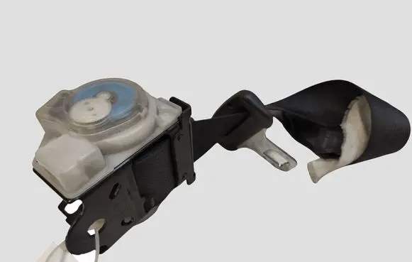 Toyota Avensis T250 Rear seatbelt 501U99119T