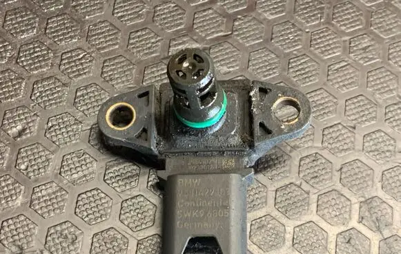 BMW 7 F01 F02 F03 F04 Air pressure sensor 23049025 7581429 5WK96805