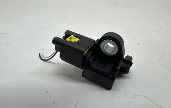 Nissan Qashqai J12 Airbag deployment crash/impact sensor 988306UA0B 988306UAOB