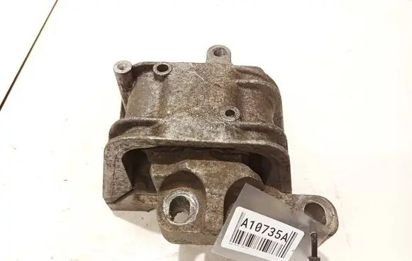 Engine mount bracket