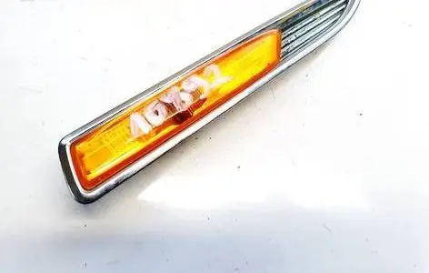 Ford Mondeo MK IV Front fender indicator light 7s7113k354af 7s71-13k354-af