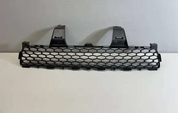 Toyota Corolla Verso AR10 Front bumper lower grill 531120F030