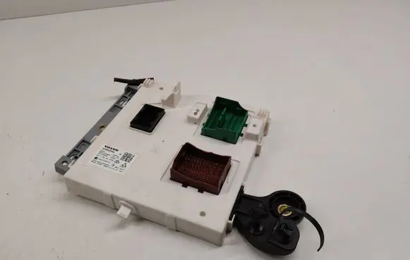 Volvo V60 Central body control module 32400409AA