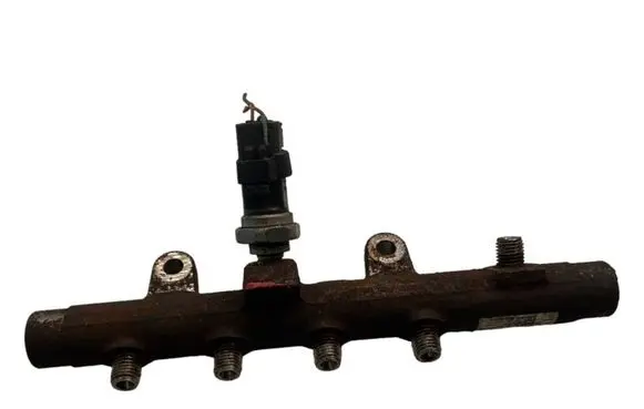 Renault Scenic III - Grand scenic III Fuel main line pipe 8200815617 A2020001221 5WS40154