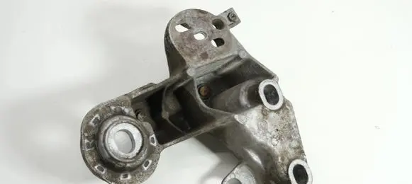 Audi A4 S4 B6 8E 8H Engine mounting bracket 8E0199352F