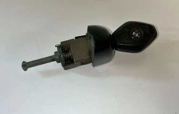 BMW 3 E46 Front door lock (next to the handle) 