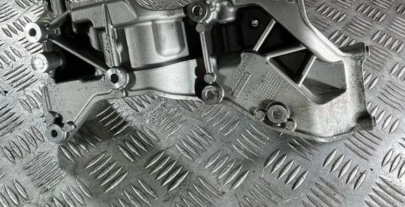 Volvo V60 Generator/alternator bracket 31367268