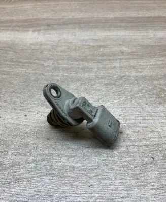 Volkswagen Golf V Camshaft position sensor 030907601D