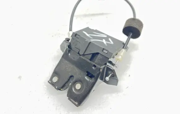 Mercedes-Benz E W211 Loading door lock A1717500085 A1717500185