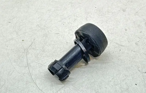 Ford Focus Radiator mount bracket 