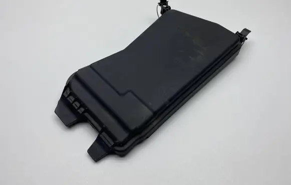 Mercedes-Benz E W212 Fuse box cover A2125400382