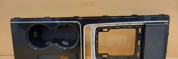 Jaguar XE Center console GX73044E04D