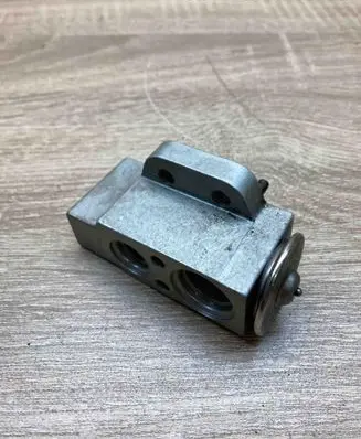 Audi A4 S4 B8 8K Air conditioning (A/C) expansion valve 7995002 52316990
