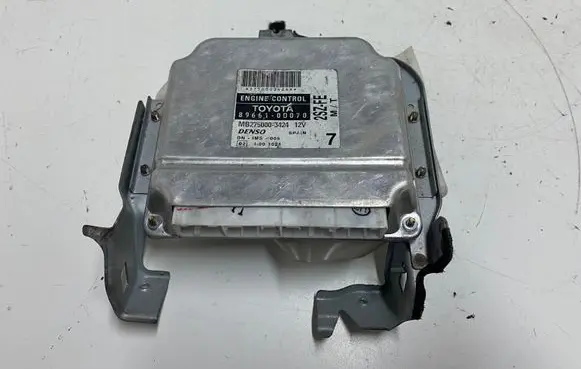 Toyota Yaris Engine control unit/module 896610D070