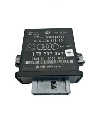 Skoda Octavia Mk2 (1Z) Light module LCM 1T0907357 00020374 5LA00837960